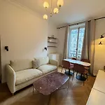 Central Apartment Tronchet 1G